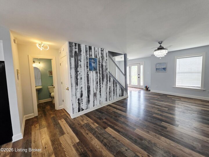 Property Photo:  11315 Top Walnut Loop  KY 40229 
