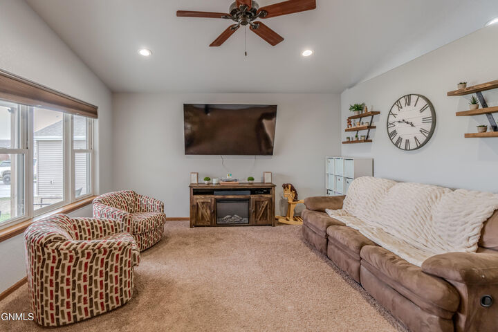 Property Photo:  2949 McNally Street  ND 58504 