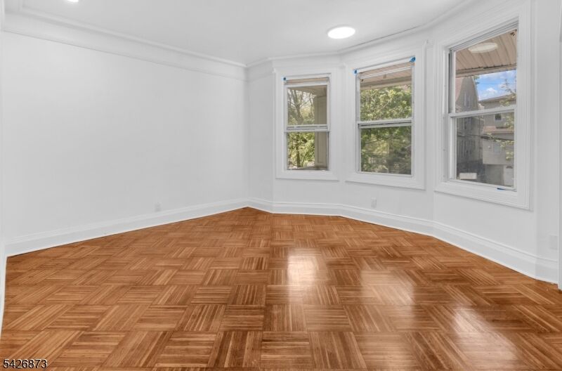 Property Photo:  44 Farley Ave 1  NJ 07108 