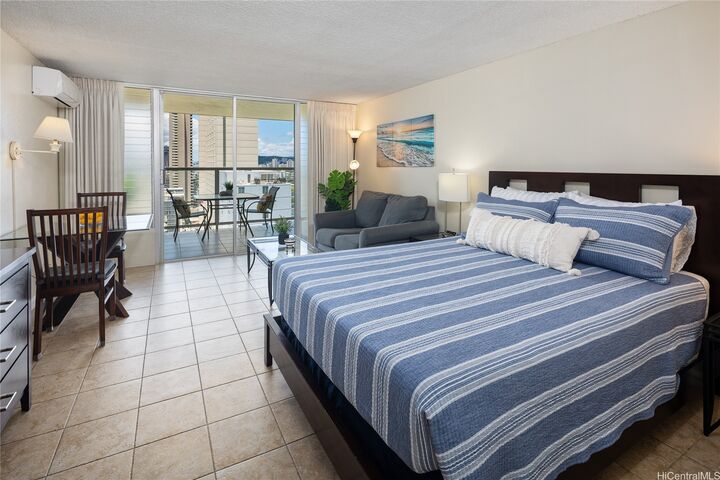 Property Photo:  445 Seaside Avenue 2212  HI 96815 