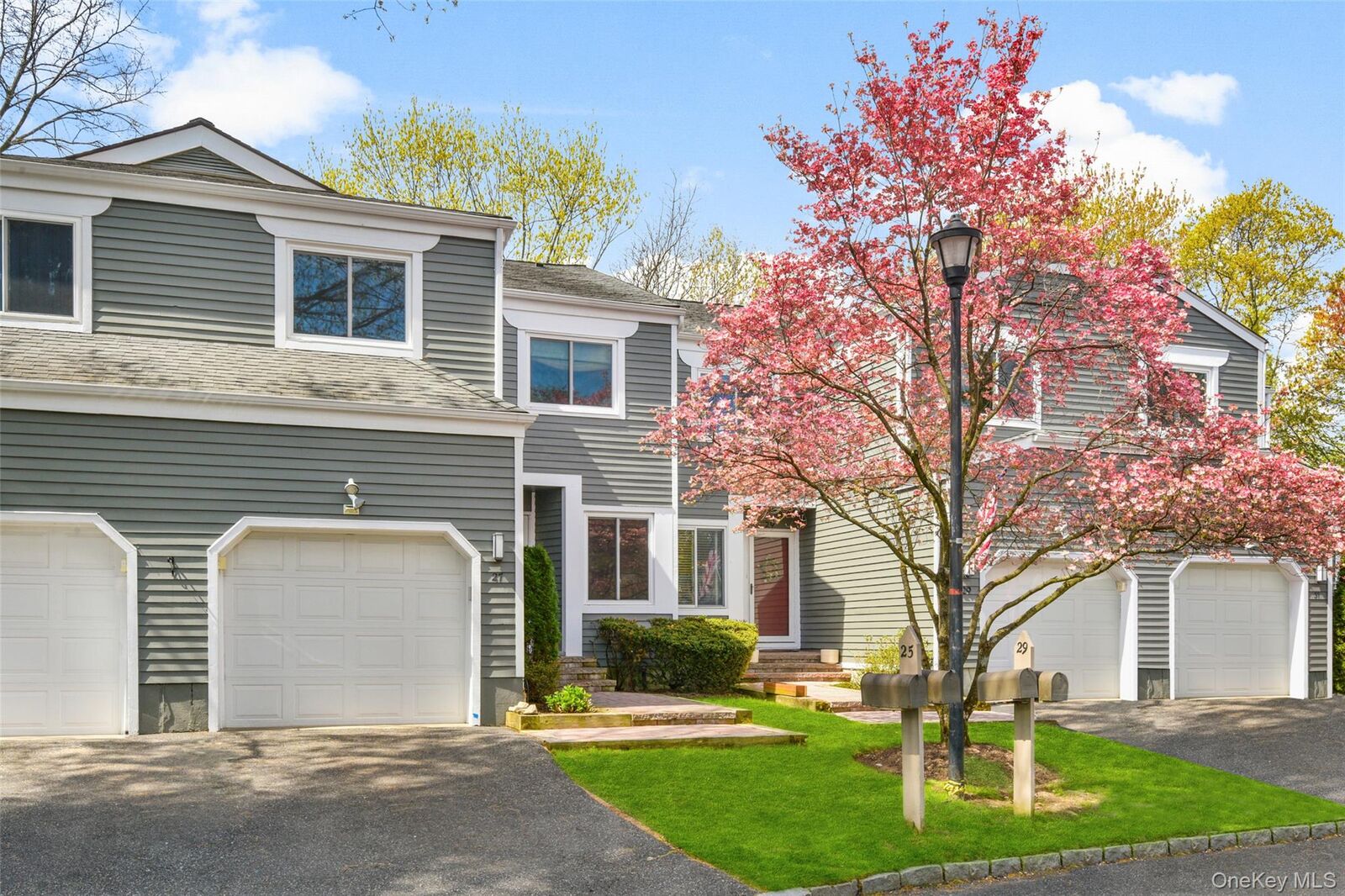 Property Photo:  27 Top Of The Ridge D9  NY 10543 