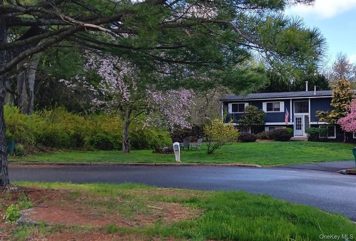 Property Photo:  8 Keri Lane  NY 10977 