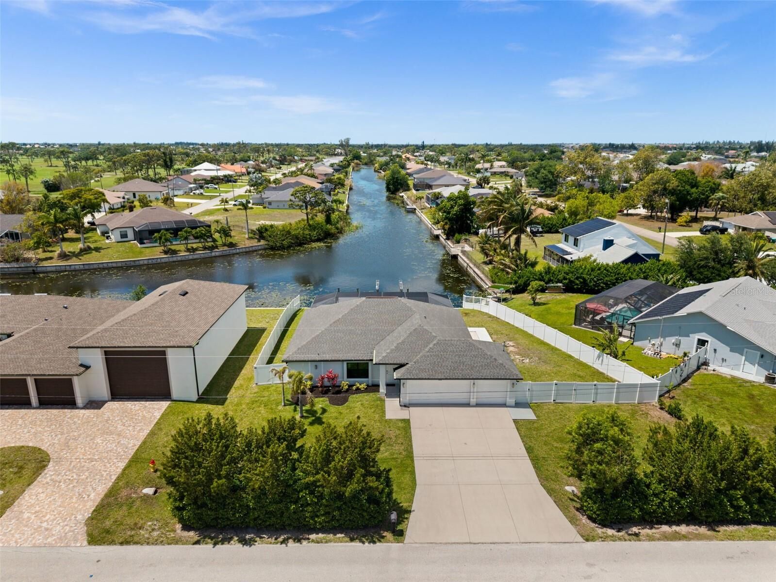 Property Photo:  1808 SW 8th Place  FL 33991 