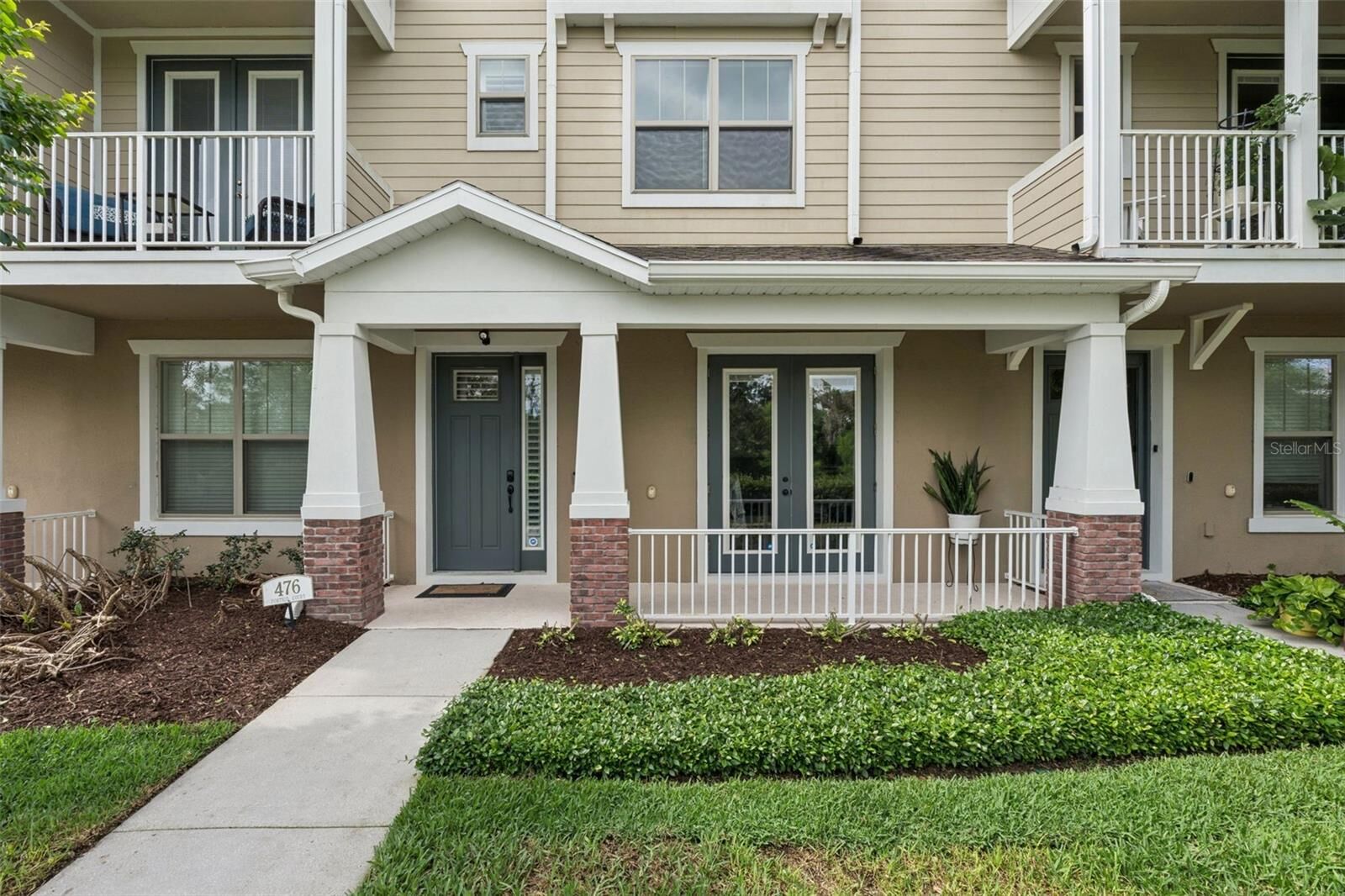 Property Photo: 476 Portico Court FL 32765