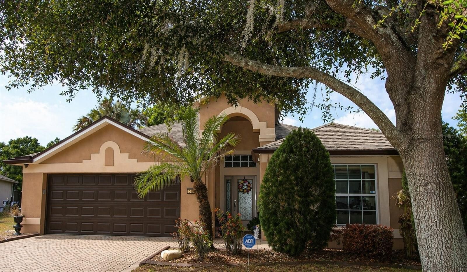 Property Photo:  516 Lago Loop  FL 33837 