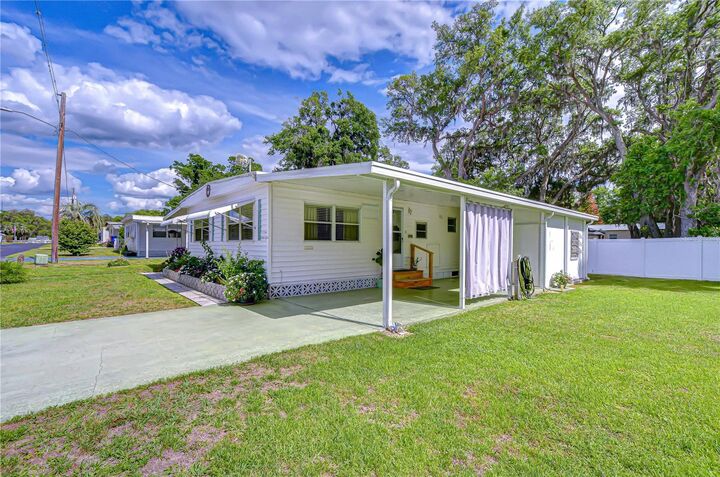 Property Photo:  37248 Kinkaid Drive  FL 33541 
