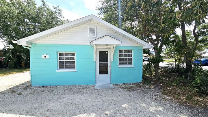 Property Photo:  15 N Mango Street W  FL 34223 