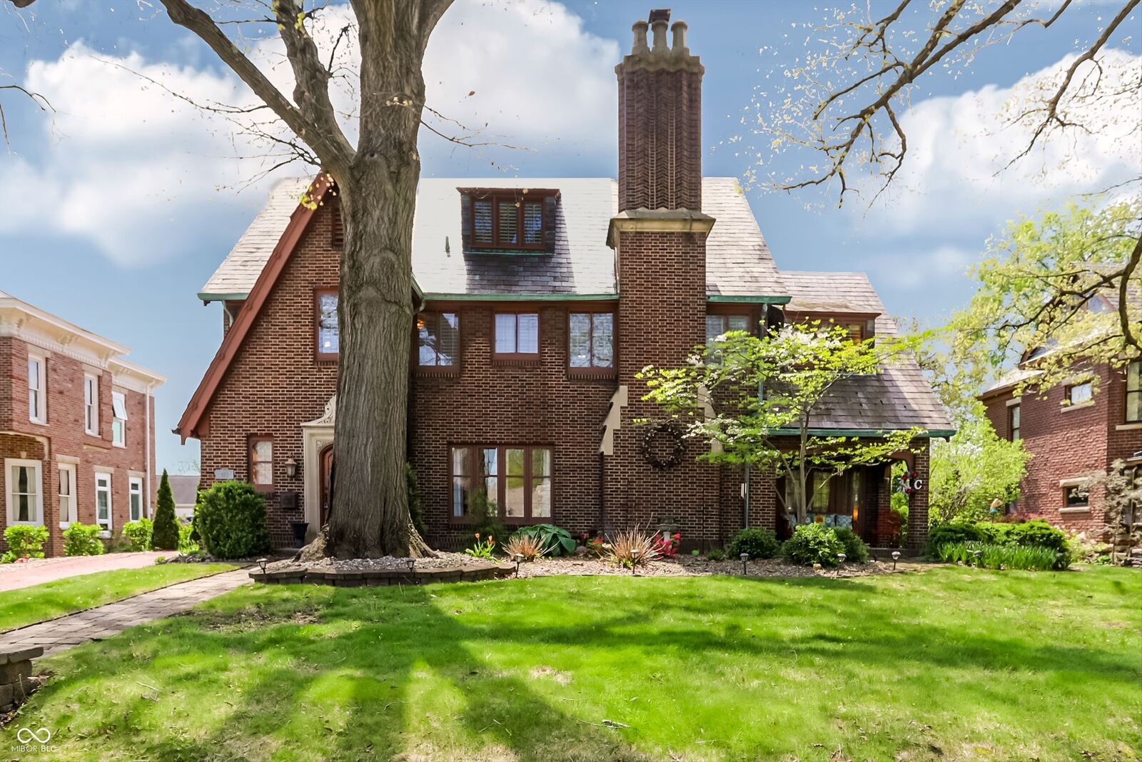 Property Photo:  403 E Wabash Avenue  IN 47933 