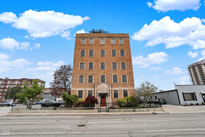 Property Photo:  825 N Delaware Street 5B  IN 46204 