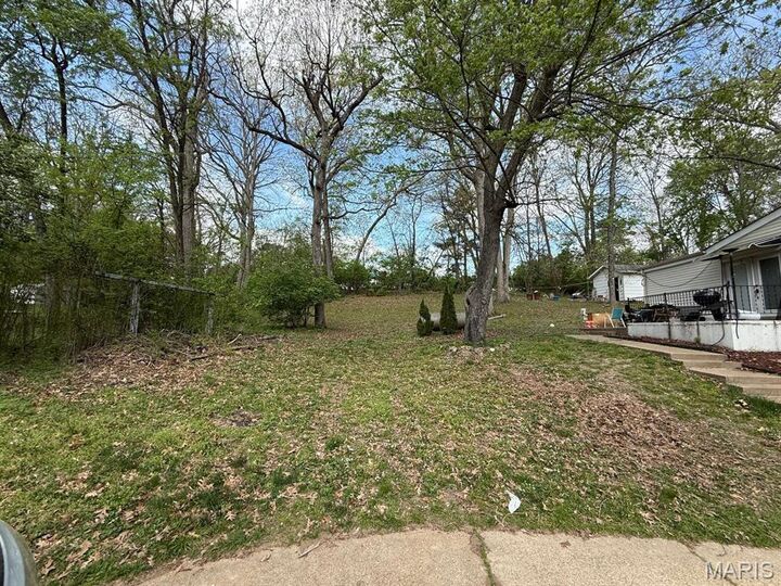 Property Photo:  2609 Forest Lane  MO 63049 