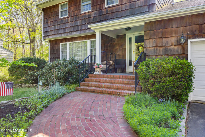 Property Photo:  