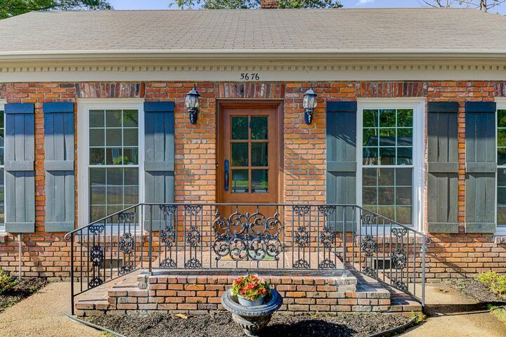Property Photo: 5676 Barfield Rd TN 38120