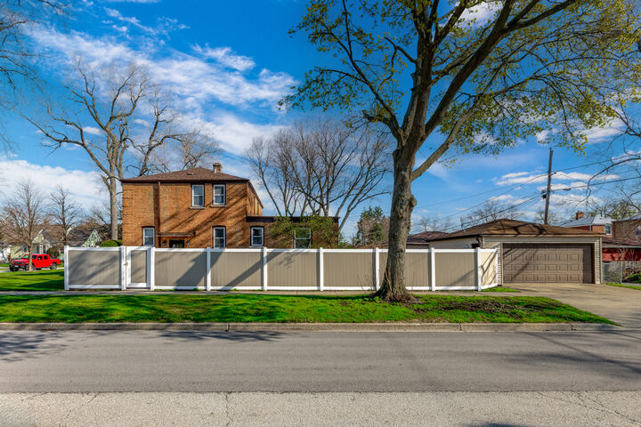 Property Photo:  1693 Linden Street  IL 60018 