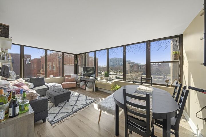 Property Photo:  345 E Eastgate Place 306  IL 60616 