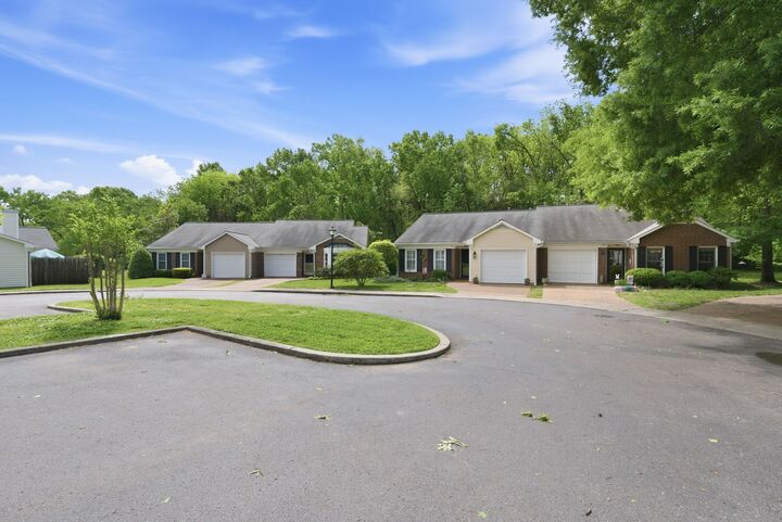 Property Photo:  905 Glenmary Ct  TN 37205 