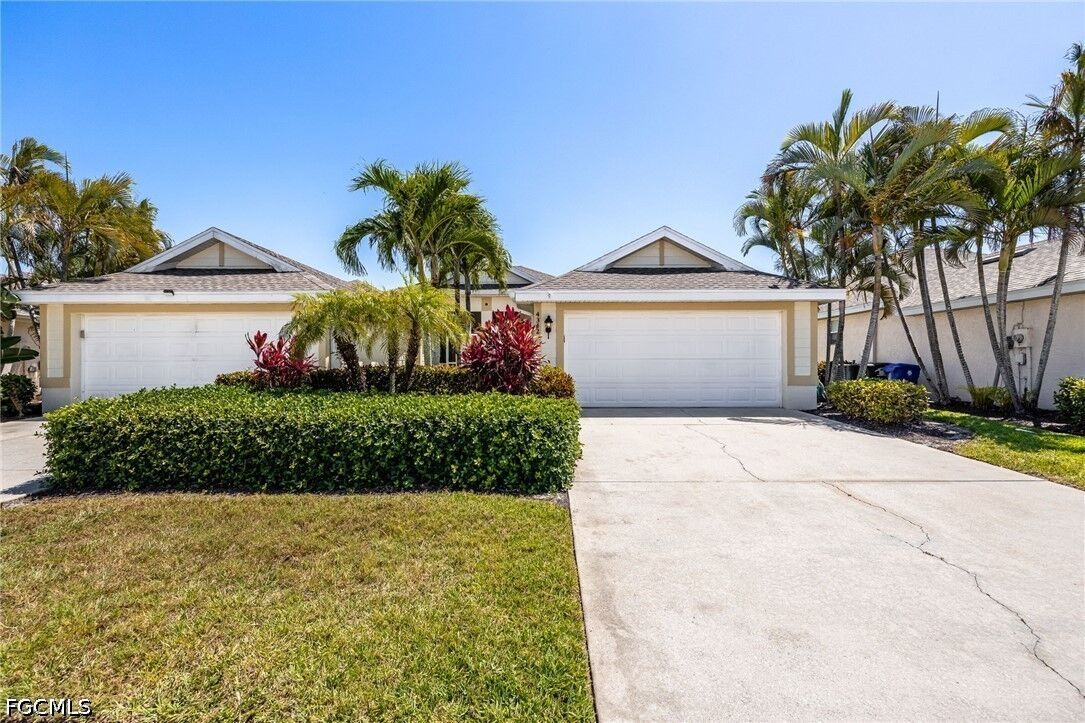 Property Photo:  4342 Avian Avenue  FL 33916 