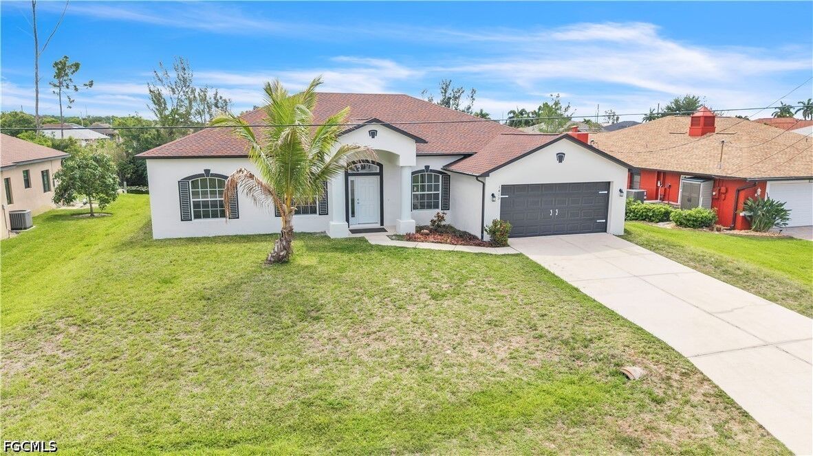 Property Photo:  1413 SW 3rd Avenue  FL 33991 