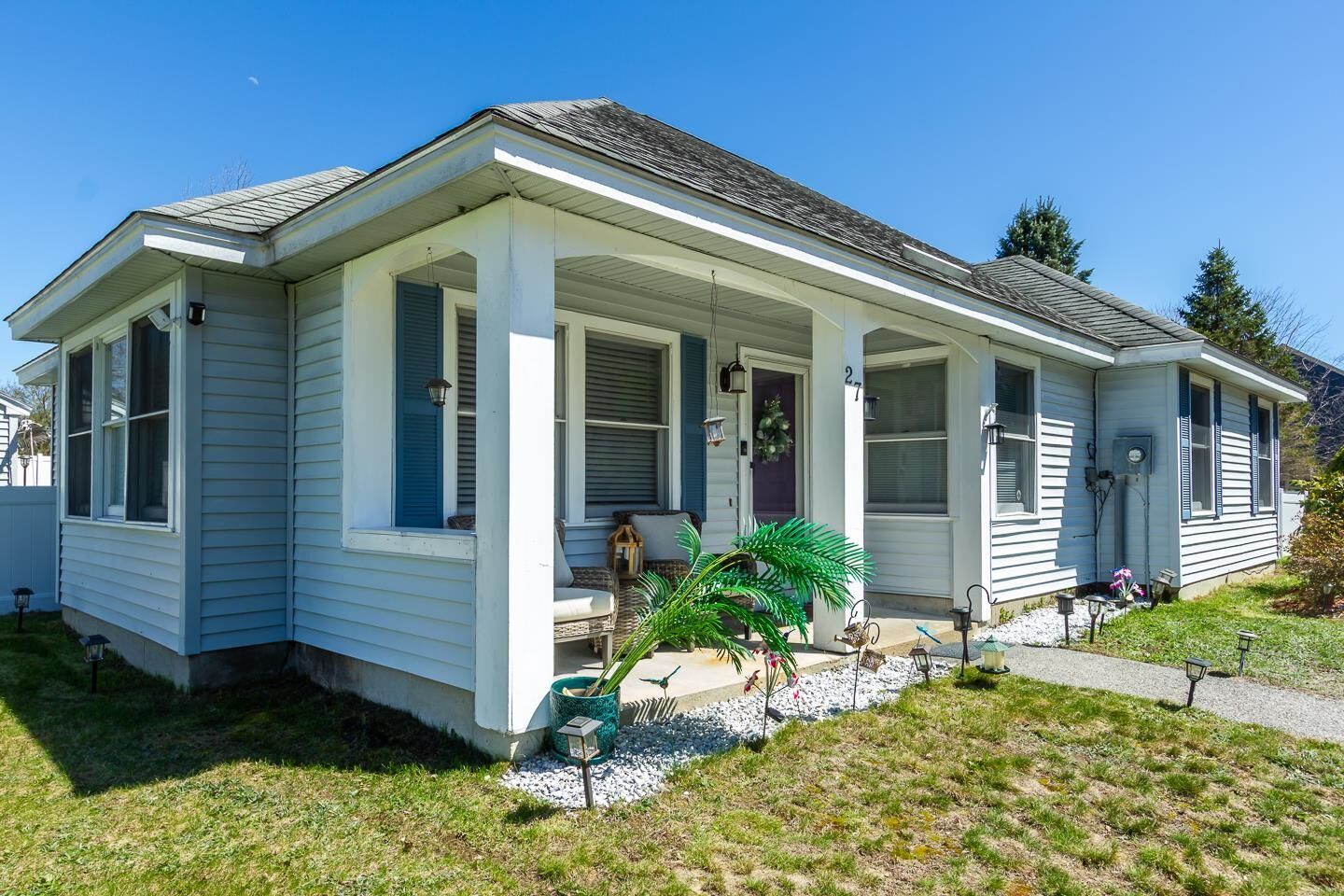 Property Photo:  27 Primrose Lane  NH 03303 