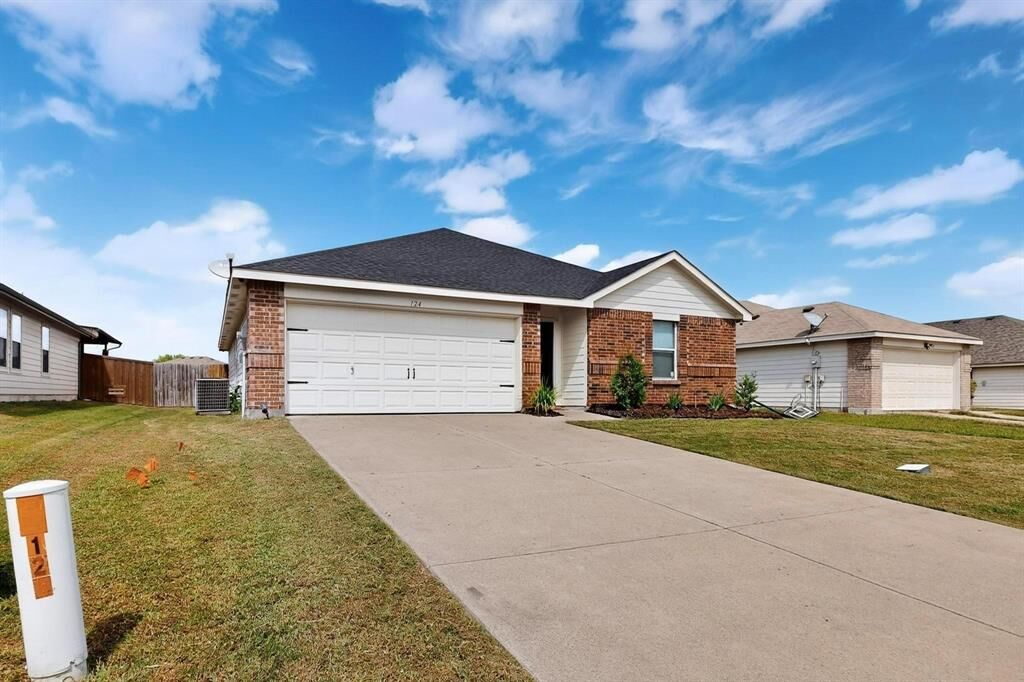 Property Photo:  124 Sandlewood Drive  TX 75160 