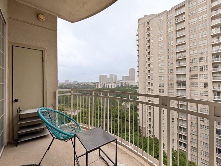 Property Photo:  3225 Turtle Creek Boulevard 943  TX 75219 