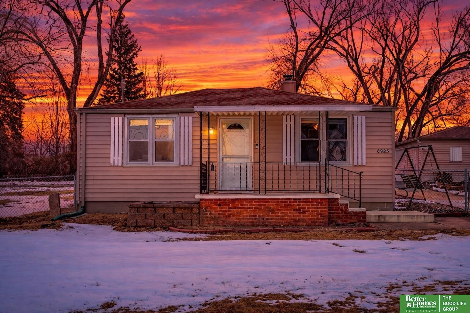 Property Photo:  6923 N 60th Street  NE 68152 