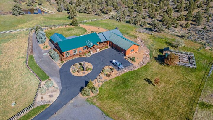 Property Photo:  10000 SW Lyons Drive  OR 97734 