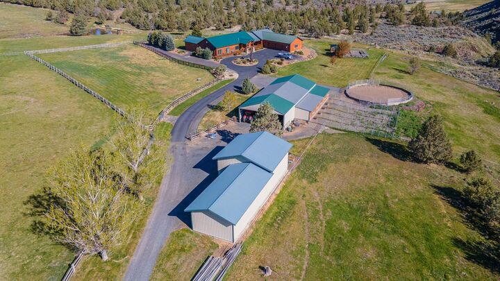 Property Photo: 10000 SW Lyons Drive OR 97734