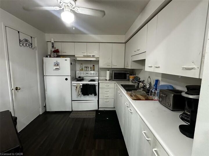 Property Photo: 565 Greenfield Avenue 902 ON N2C 2P5