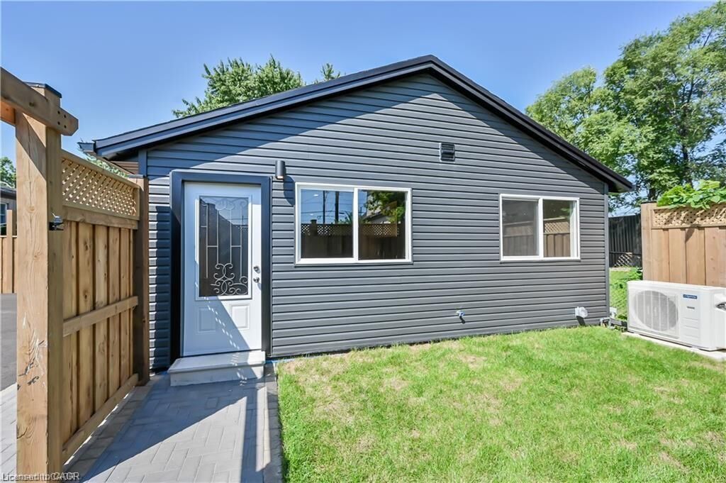 Property Photo: 43 Mahony Avenue 3 ON L8H 3C3