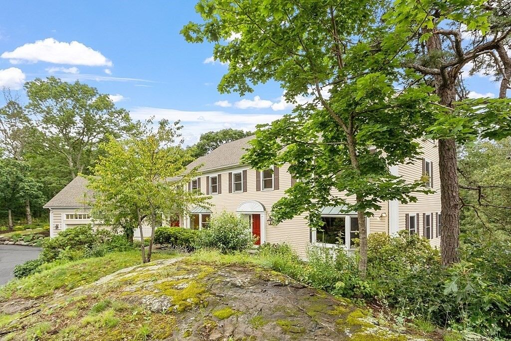 Property Photo:  2 Sunset Ridge  MA 02421 