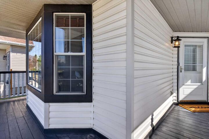 Photo de la propriété:  14744 Mt McKenzie Drive SE  AB T2Z 2V1 