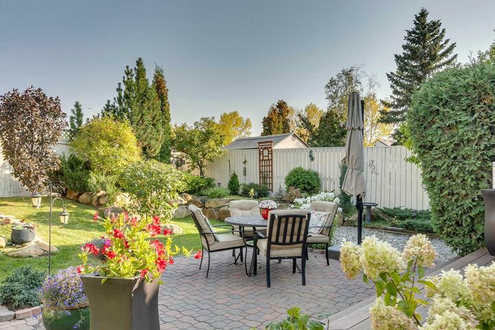 Photo de la propriété:  8 Douglas Woods View SE  AB T2Z 2A2 