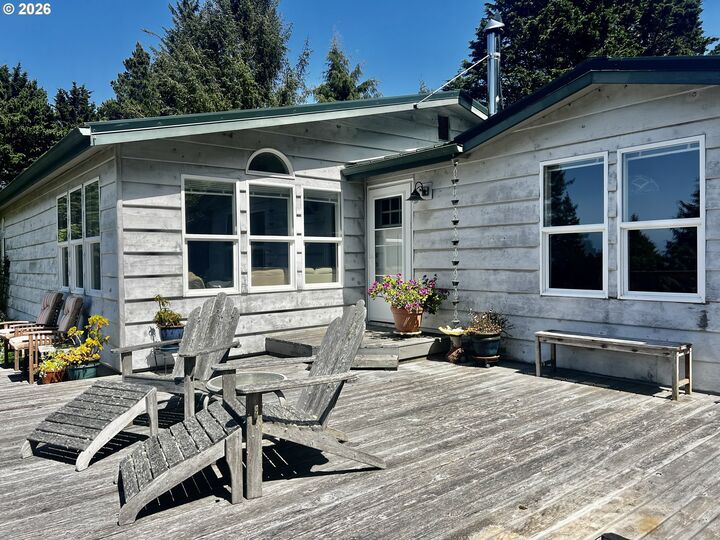 Property Photo: 33910 Miller Ln OR 97444