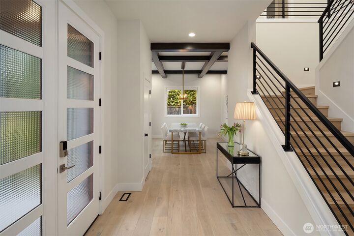 Property Photo:  6020  147th Place SE  WA 98006 