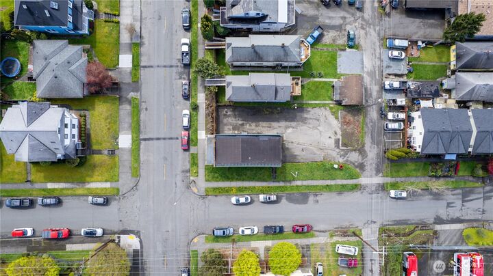 Property Photo:  2602  Grand Avenue  WA 98201 