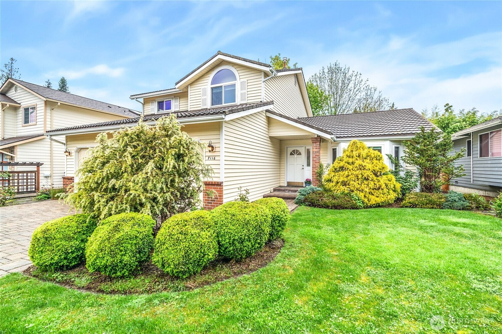 Property Photo:  7116 NE 168th St  WA 98028 