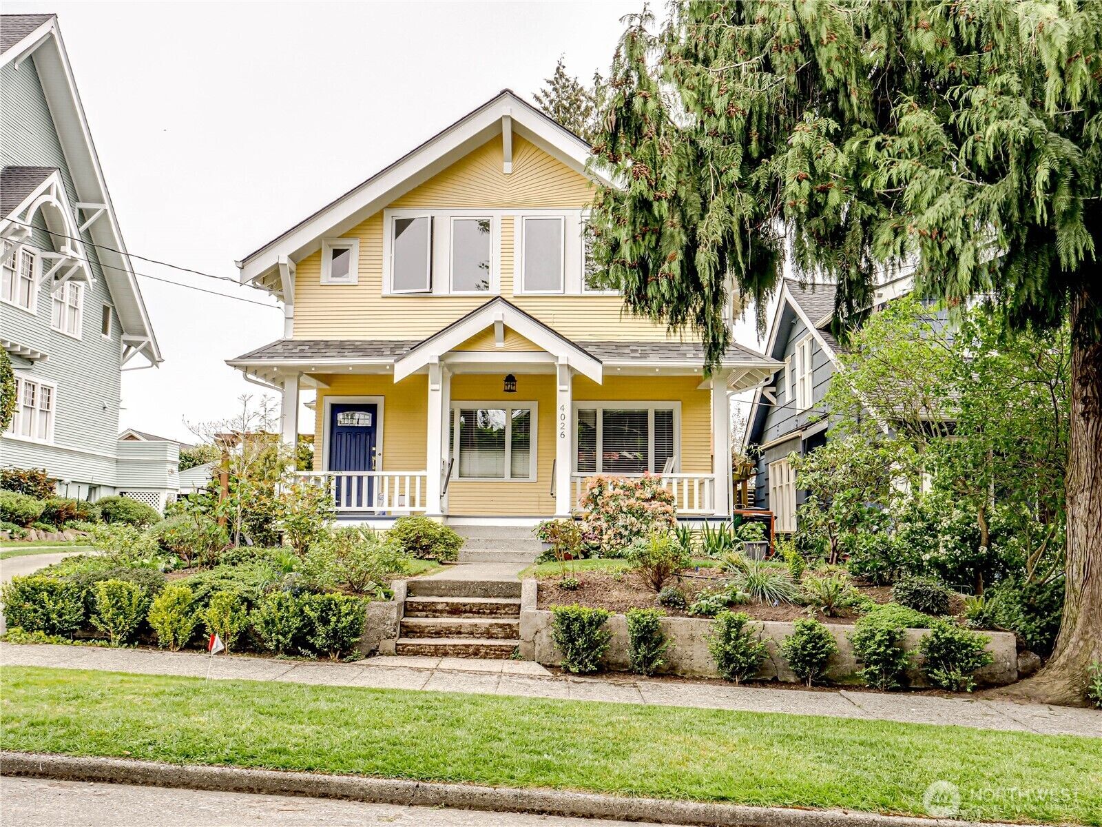 Property Photo:  4026  Burke Avenue N  WA 98103 