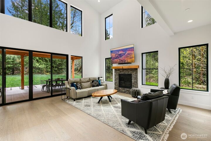 Property Photo: 26237 SE Old Black Nugget Road WA 98029