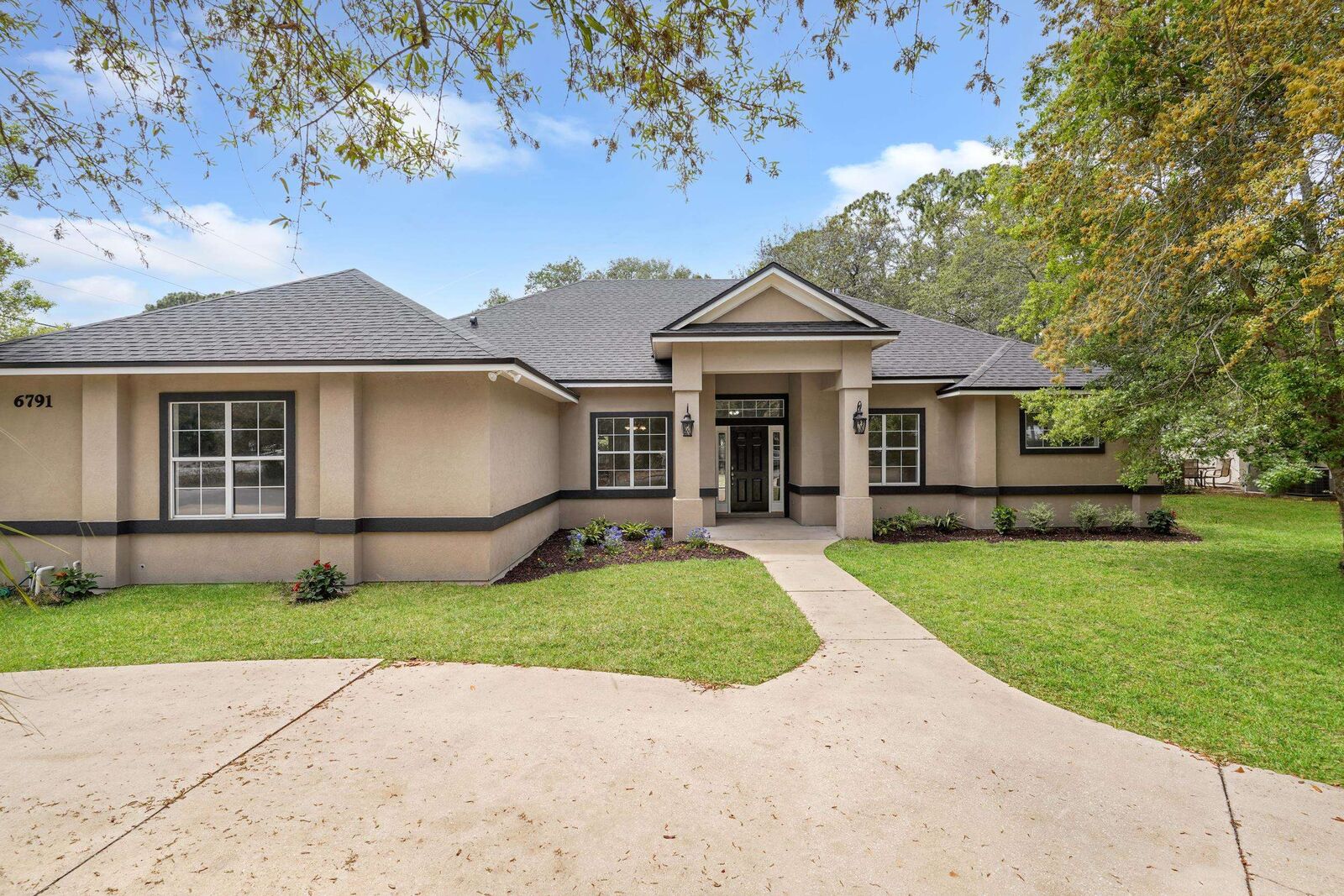 Property Photo: 6791 Veronica Court FL 32086
