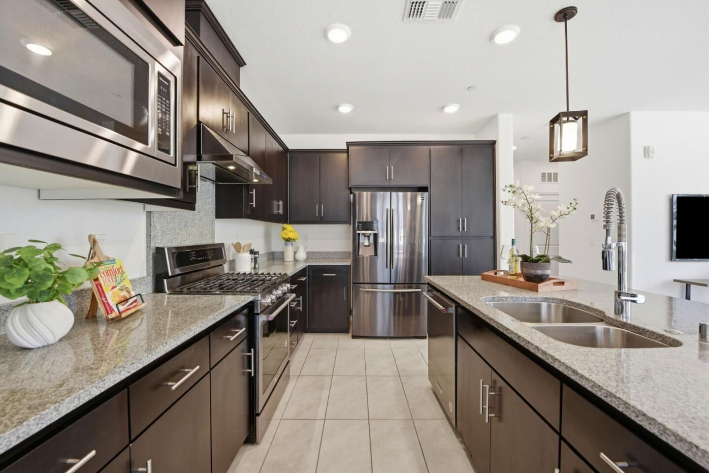 Property Photo:  40753 Squill Common  CA 94538 