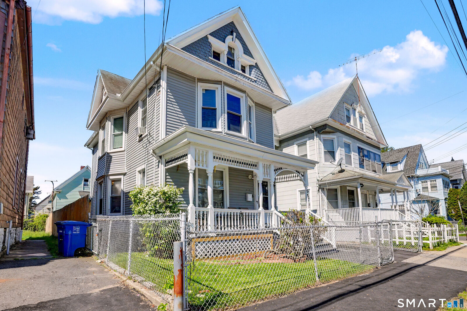 Property Photo:  527 Colorado Avenue  CT 06605 