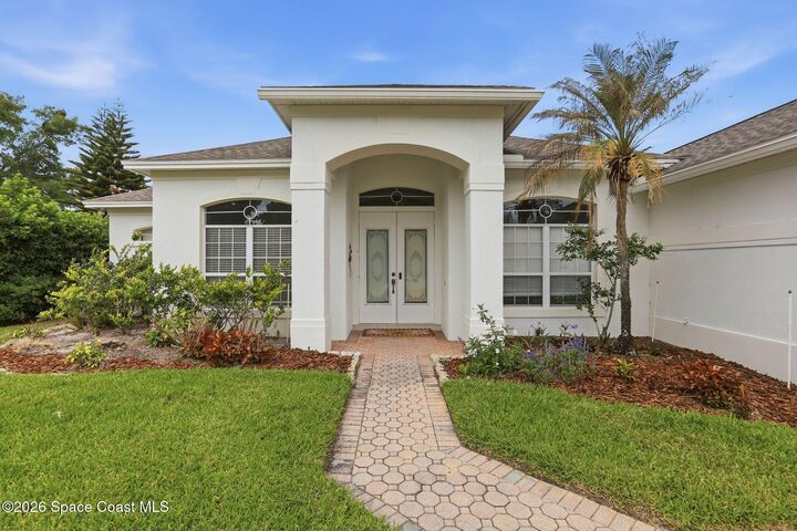 Property Photo: 10520 Gleam Court FL 32836