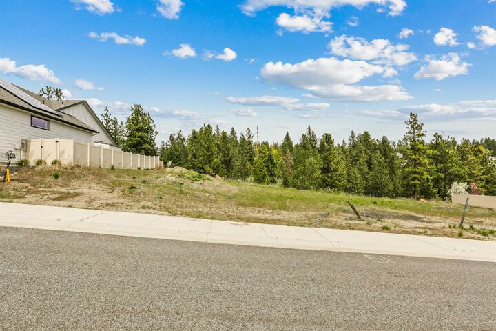 Property Photo:  5112 N Scenic Ln  WA 99212 