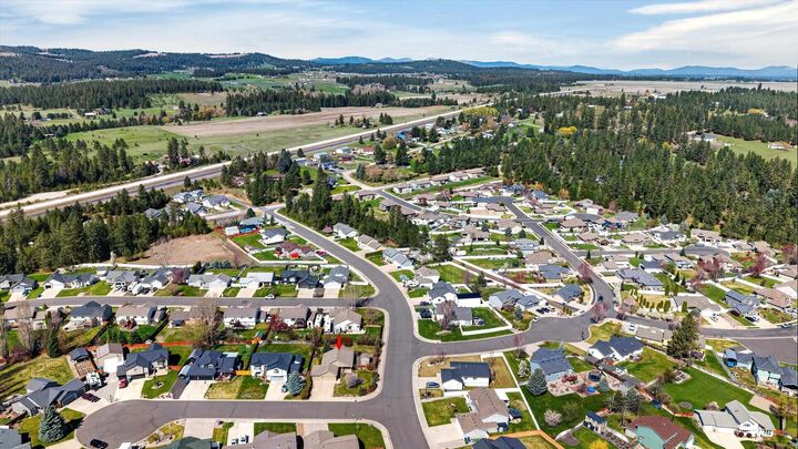 Property Photo:  17925 N Colton Ct  WA 99005 