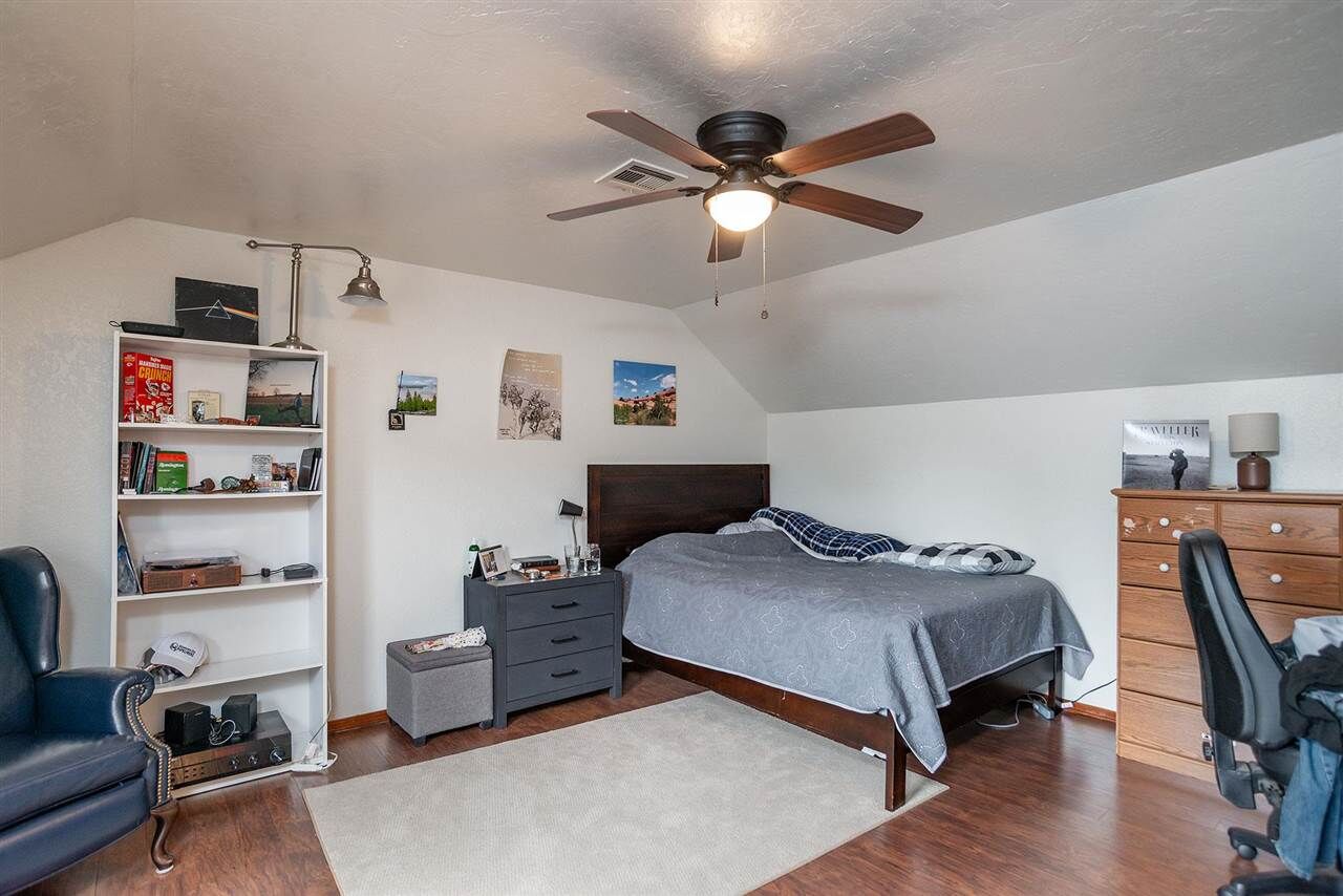 Property Photo:  547 E Greenbriar Circle  OK 74075 
