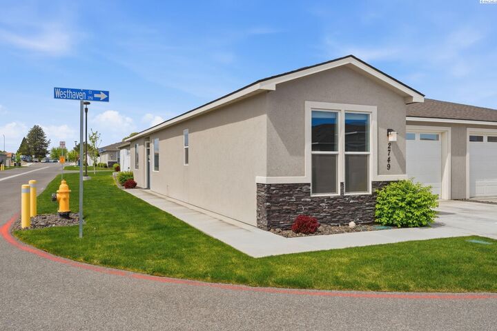Property Photo:  2749 Westhaven Court  WA 99353 