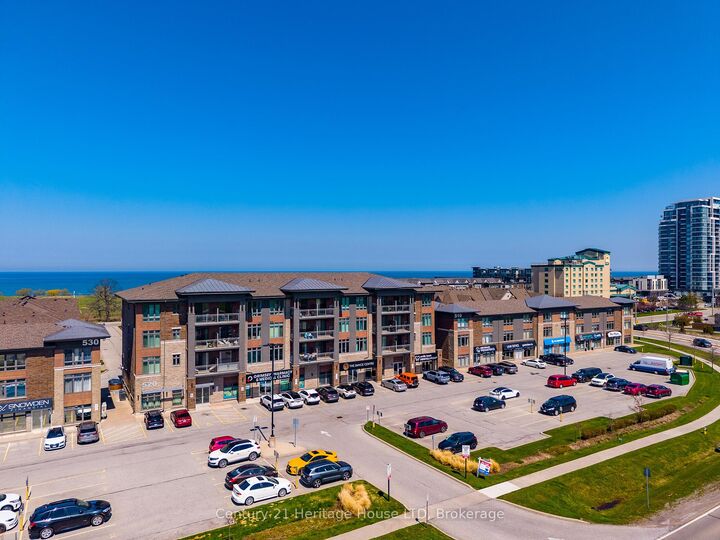 Property Photo:  520 North Service Road 402  ON L3M 0C9 