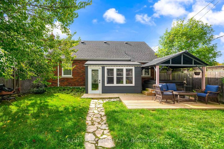 Property Photo: 5201 Valley Way ON L2E 1X3