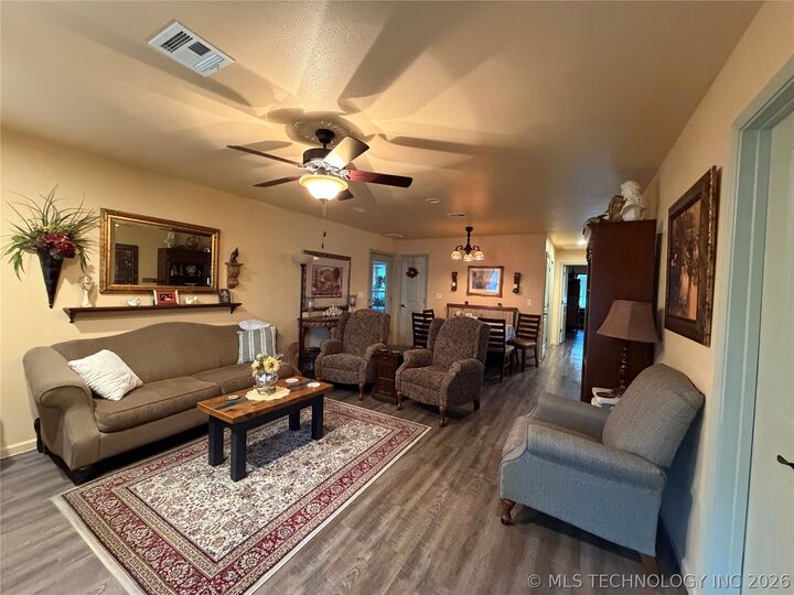 Property Photo:  807 S Ross Street  OK 74434 