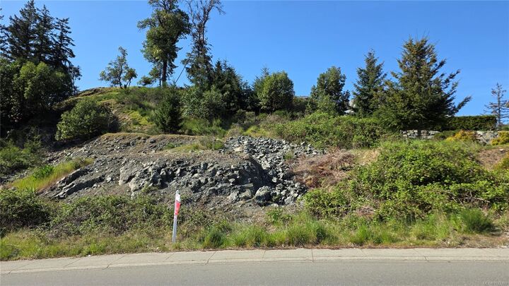 5384 Colbourne Dr — photo 1